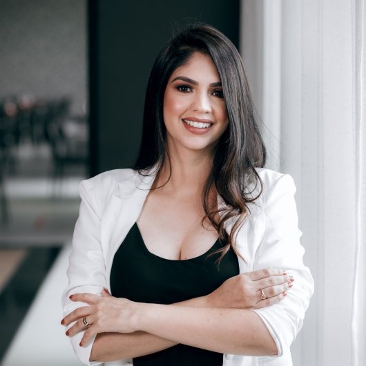 Dra. Adrielly Oliveira