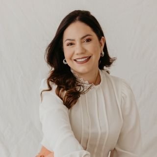 Dra. Elaine Pereira Damião