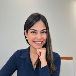 Dra. Victoria Aparecida Leoni de Sousa