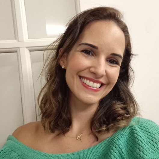 Dra. Aline Leite de Oliveira Costa