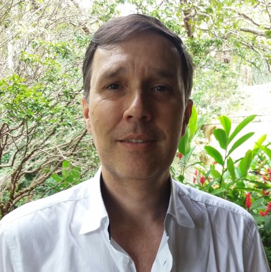 Dr. Fernando Cesar Vaz Andreo