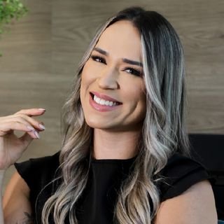 Dra. Ana Olivia de Oliveira Marinho