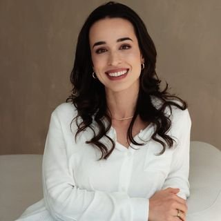 Dra. Gabriela Artuso Lins