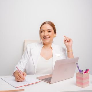 Dra. Sabrina Moreira Fernandes