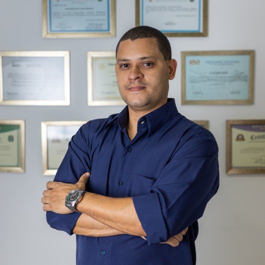 Dr. Leonardo Silveira