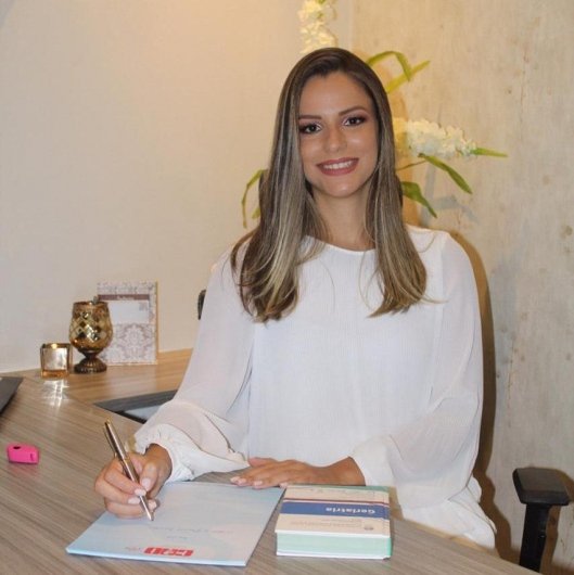 Dra. Leticia Loureiro