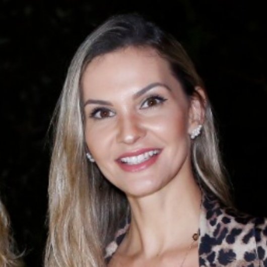 Dra. Flavia Dias Daroz
