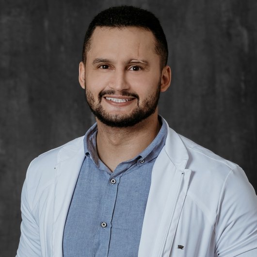 Dr. Philipe Meneses Benevides