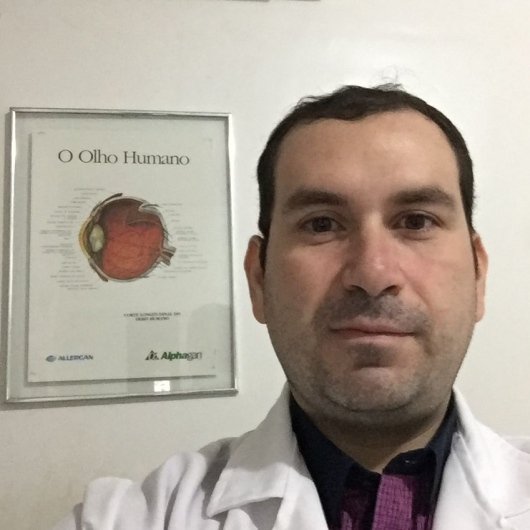 Dr. Carlos Oliveira