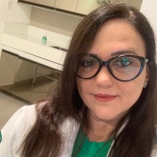 Dra. Luciana Gomes Bastos