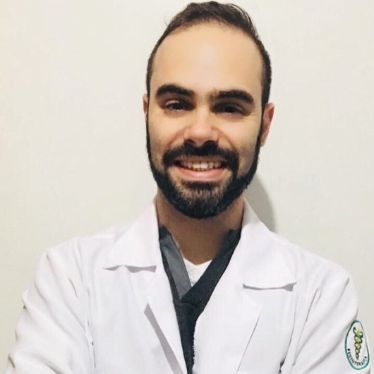 Dr. Fernando Camões
