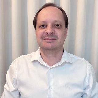 Dr. Rodrigo Vicente Moraes de Paula