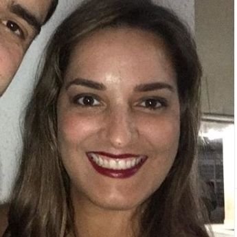 Dra. Ana Claudia Esteves Oliveira