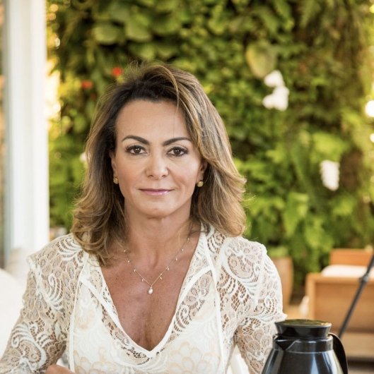 Dr. Geanna Mara Lino e Silva de Resende