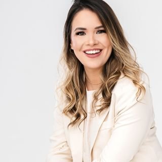 Dra. Flávia Rebello