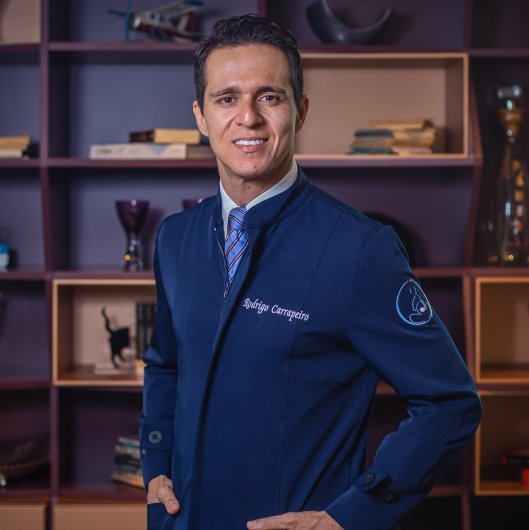 Dr. Rodrigo Carrapeiro