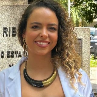 Dra. Lívia Novaes Teixeira