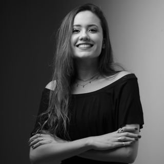 Dra. Camila Bahia Soares