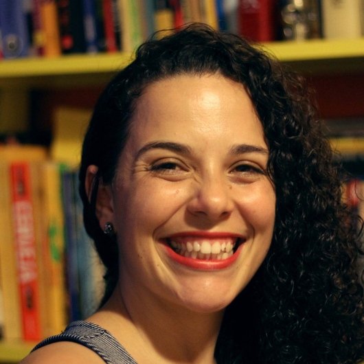 Dra. Regiane Soares