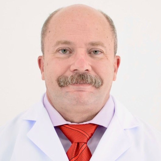 Dr. Leonardo Bezerra