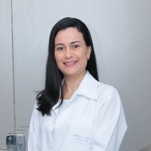 Dra. Adriane Lopes Alves