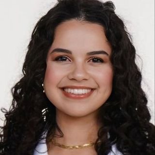 Dra. Leticia Machado dos Santos