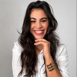 Dra. Amanda Mendonça