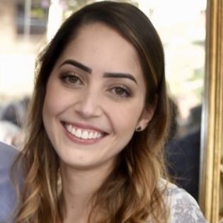 Dra. Flávia Lopes Siqueira