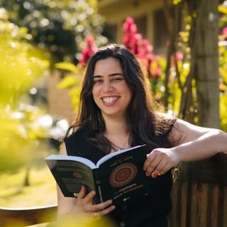 Dra. Letícia Celidonio