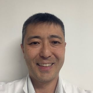 Dr. Eduardo Suzuki