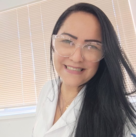 Luciane Silva de Barros Teixeira