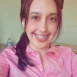 Dra. Julia Souza de Camargo