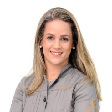 Dra. Adriana Oliveira Carvalho