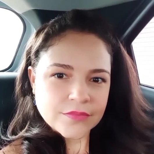 Paula Leite de Oliveira