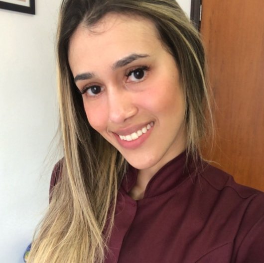 Dra. Bruna de Barros Sasdelli