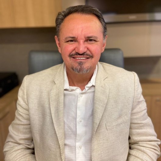 Dr. Francisco Valmir Fernandes