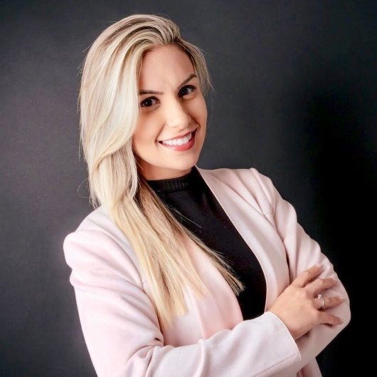 Dra. Sarah Azevedo