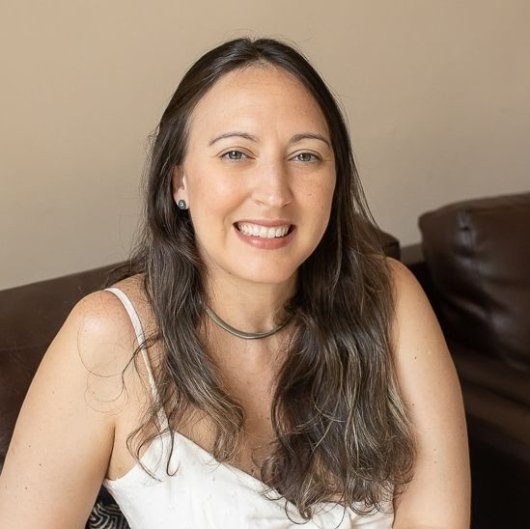 Dra. Larissa Vieira