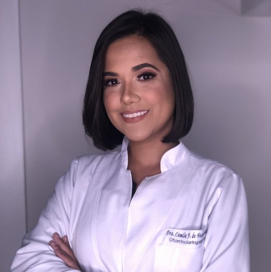 Dra. Camila Vasconcellos