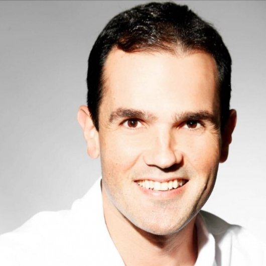 Dr. Rodrigo Alvitos