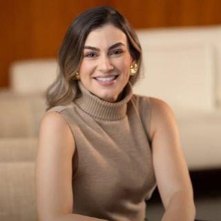 Dra. Mariana Carneiro Alves