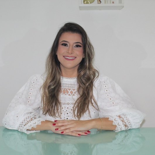 Dra. Karoline Lopes