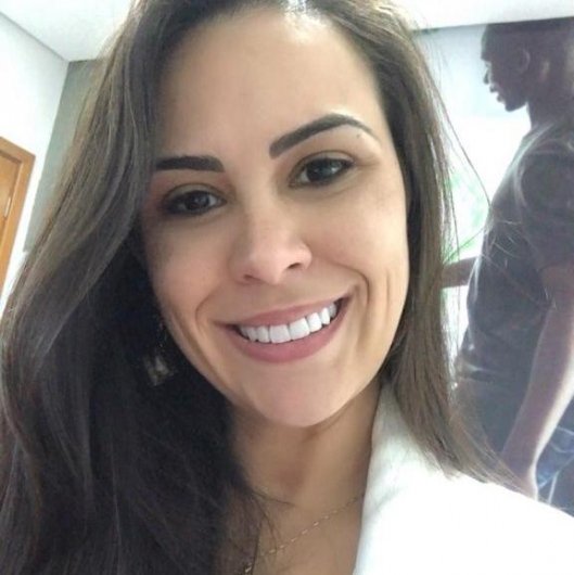 Dra. Paula Oliveira Santiago