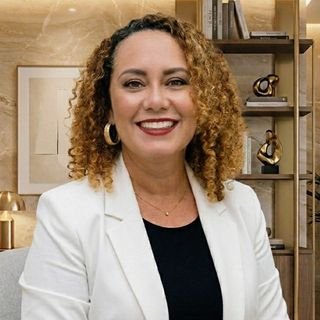 Dr. Claudia Napolitano