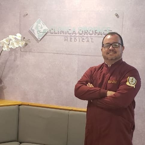 Dr. Gustavo Ribeiro