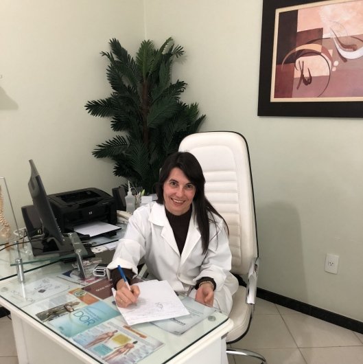Dra. Debora Cristina Lins Lemos
