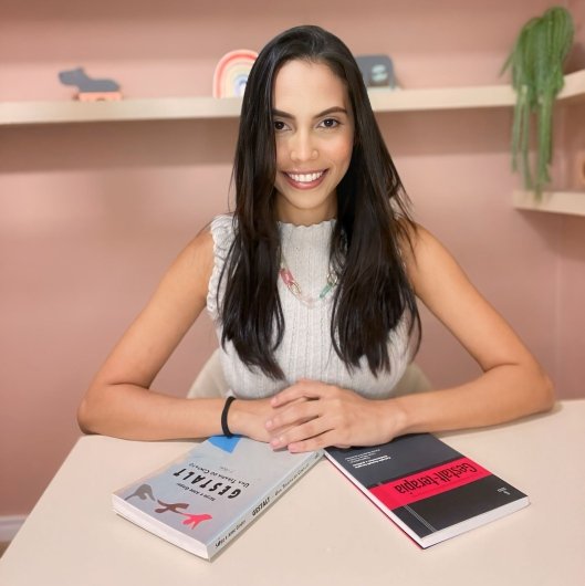 Dra. Leticia Almeida