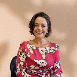 Dra. Roberta Negrelly Nogueira