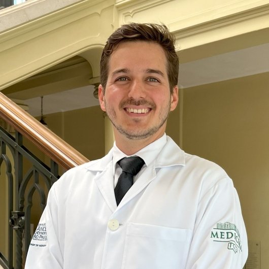 Dr. Mauricio Baptista Pereira