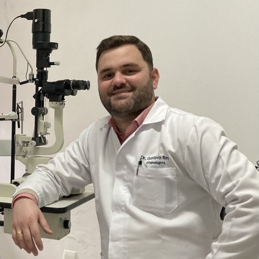 Dr. Gustavo Rey